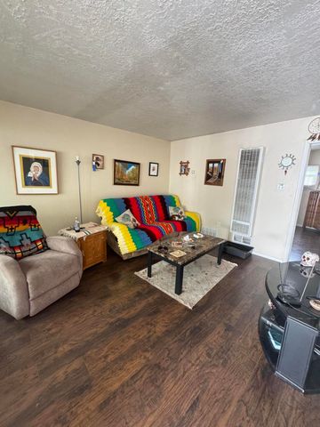 308 Charleston Street NE, Albuquerque, NM 87108