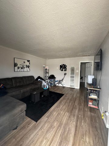 308 Charleston Street NE, Albuquerque, NM 87108