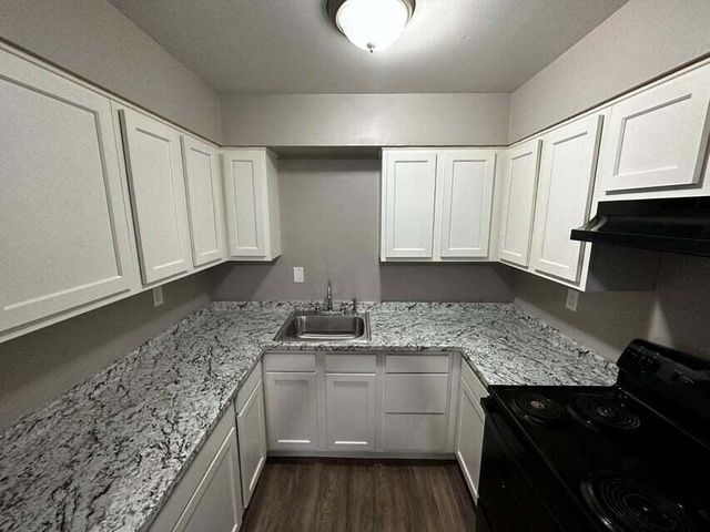 308 Charleston Street NE, Albuquerque, NM 87108