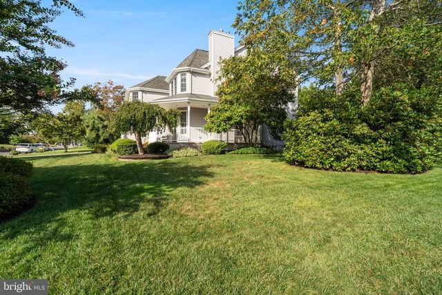 100 MARLIN RD, Manahawkin, NJ 08050