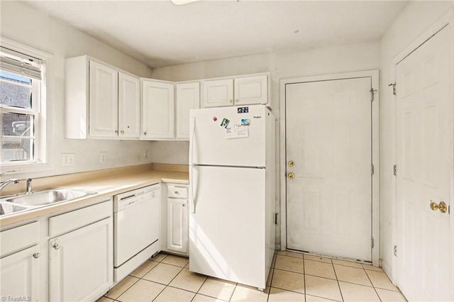 165 Cameron Way Circle, Winston-salem, NC 27103