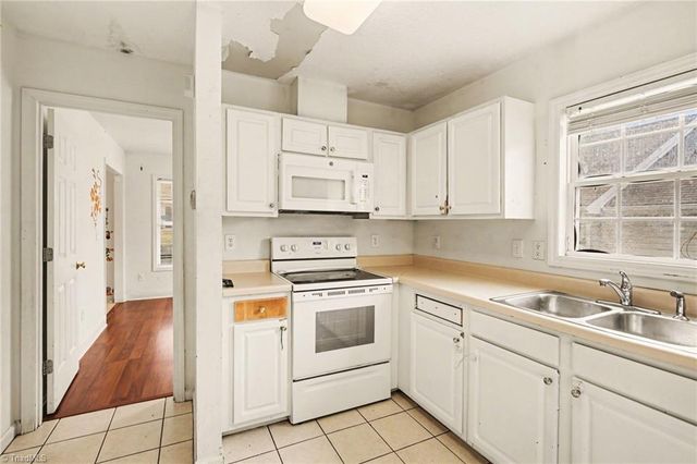 165 Cameron Way Circle, Winston-salem, NC 27103