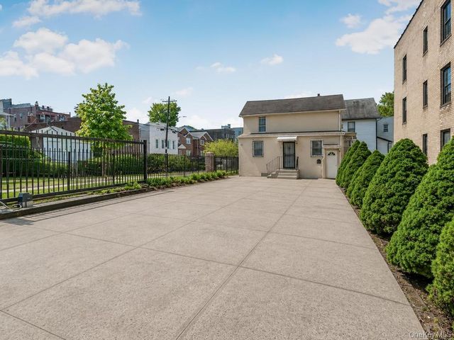636 E 219th Street, Bronx, NY 10467