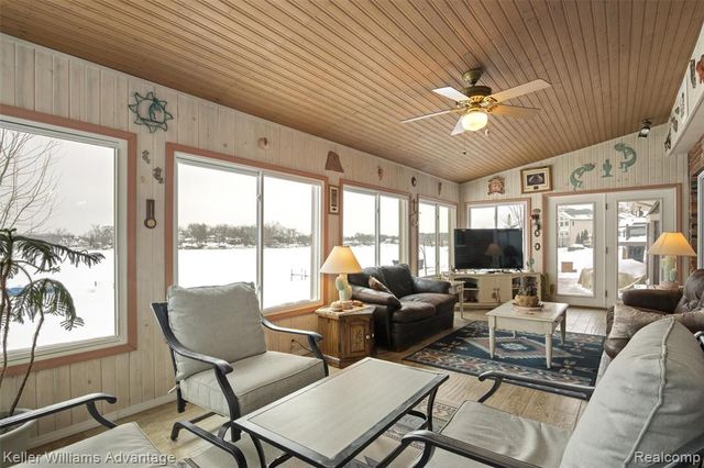 340 Angola Street, Wolverine Lake, MI 48390