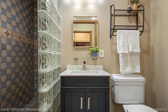 340 Angola Street, Wolverine Lake, MI 48390