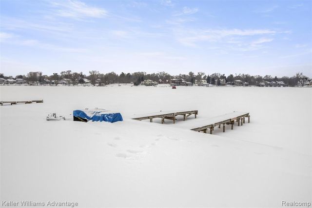 340 Angola Street, Wolverine Lake, MI 48390