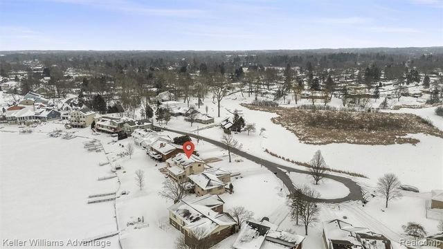 340 Angola Street, Wolverine Lake, MI 48390