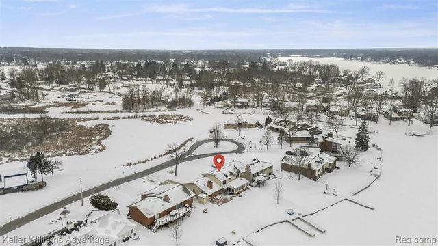 340 Angola Street, Wolverine Lake, MI 48390