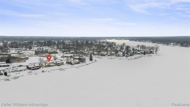 340 Angola Street, Wolverine Lake, MI 48390