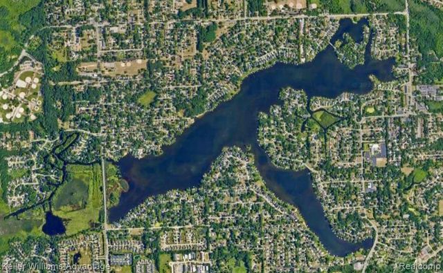 340 Angola Street, Wolverine Lake, MI 48390