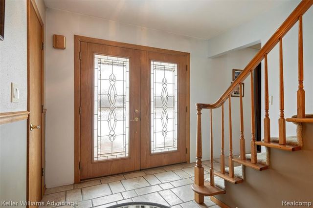 340 Angola Street, Wolverine Lake, MI 48390