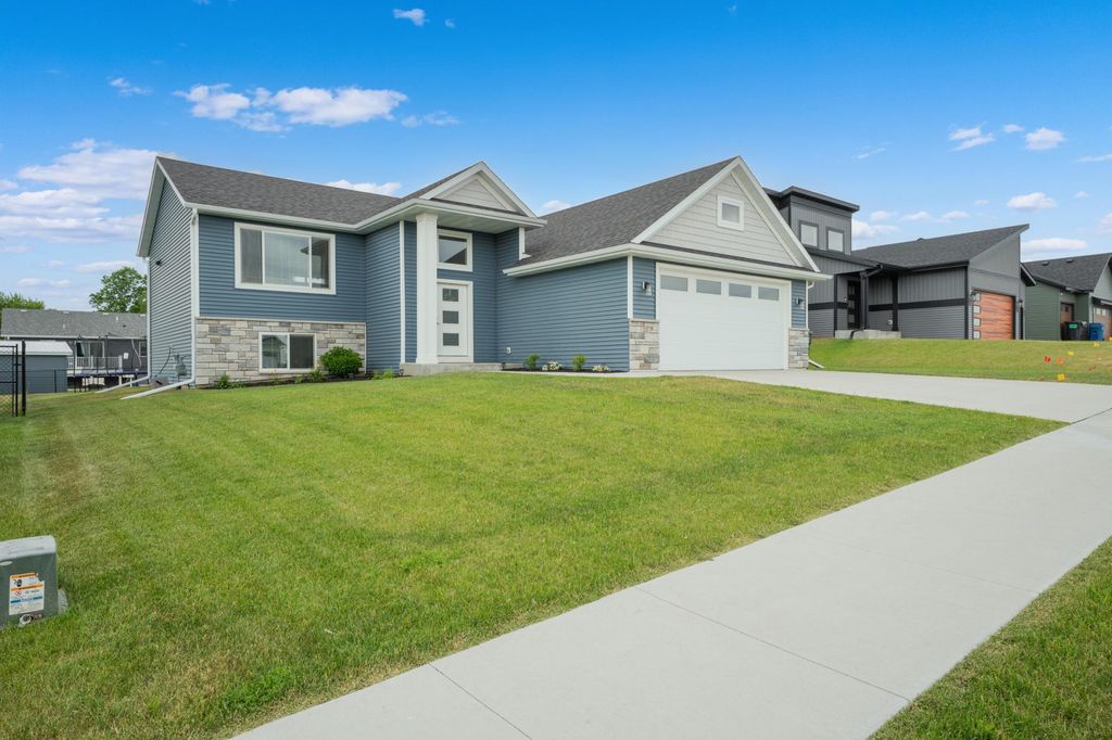 217 Brookestone Drive SE, Rochester, MN 55904