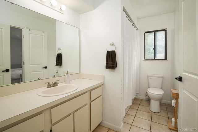 4792 Broadway Street, Commerce Charter Township, MI 48382