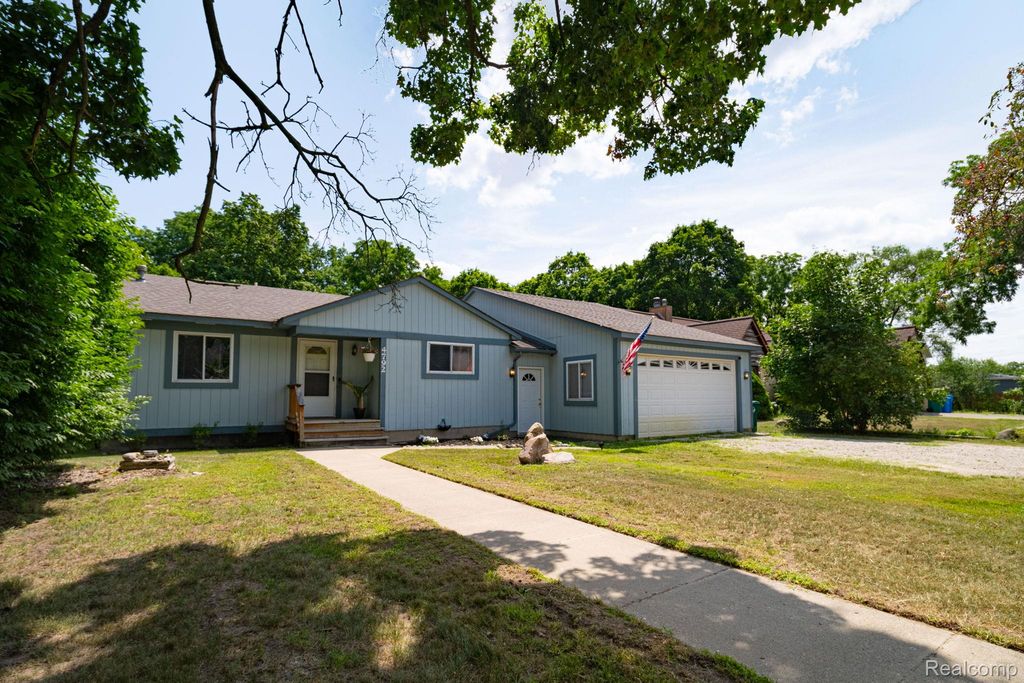 4792 Broadway Street, Commerce Charter Township, MI 48382