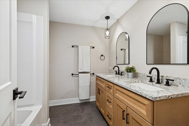 4518 W Shore Drive, Mchenry, IL 60050