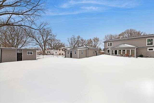 4518 W Shore Drive, Mchenry, IL 60050