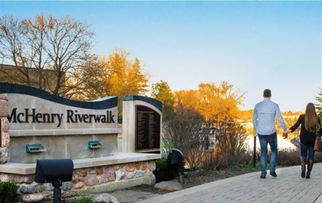 4518 W Shore Drive, Mchenry, IL 60050