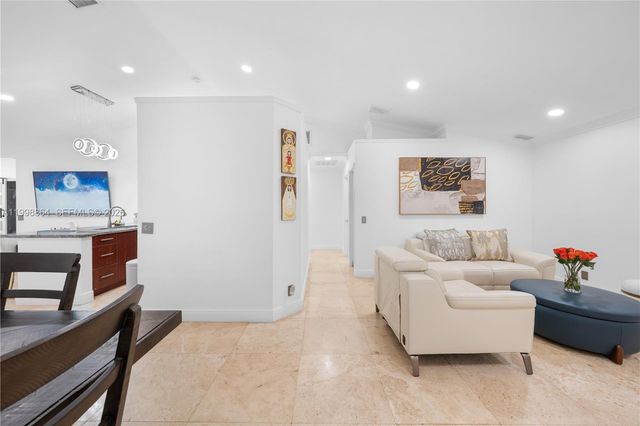 4361 Mahogany Ridge Dr, Weston, FL 33331