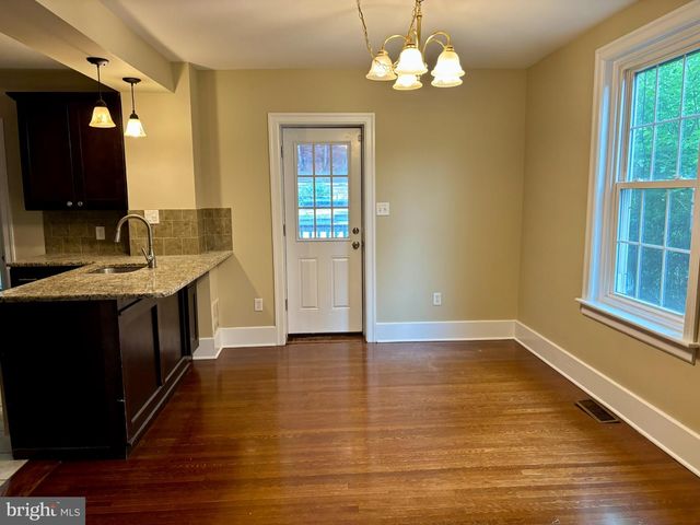 402 PINE ST, West Reading, PA 19611