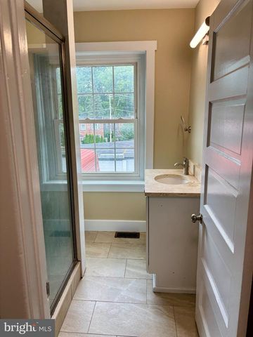 402 PINE ST, West Reading, PA 19611