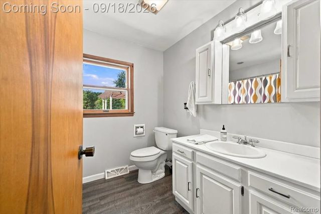 11184 N Fenton Road, Fenton Charter Township, MI 48430