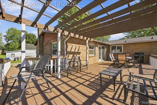 11184 N Fenton Road, Fenton Charter Township, MI 48430