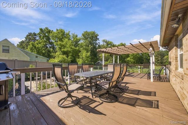 11184 N Fenton Road, Fenton Charter Township, MI 48430