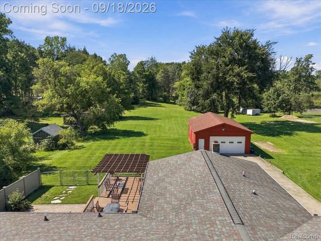 11184 N Fenton Road, Fenton Charter Township, MI 48430