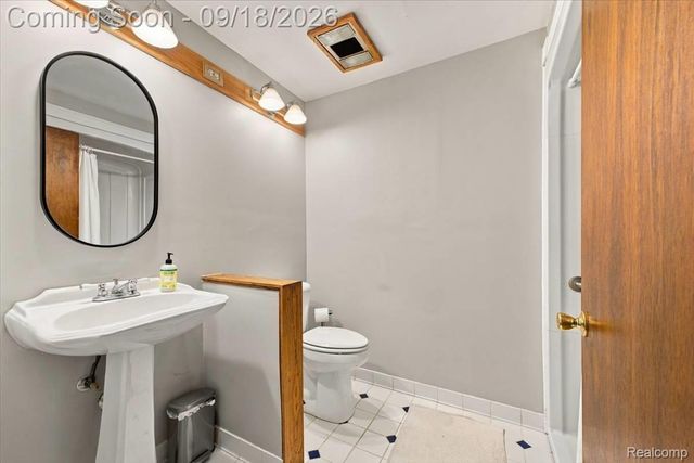 11184 N Fenton Road, Fenton Charter Township, MI 48430