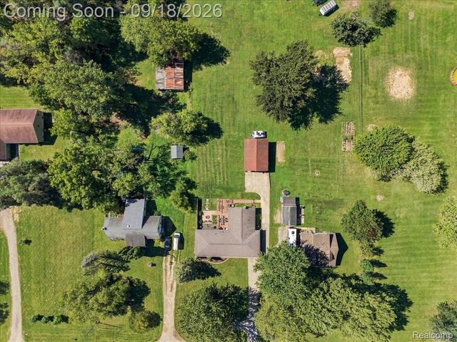 11184 N Fenton Road, Fenton Charter Township, MI 48430