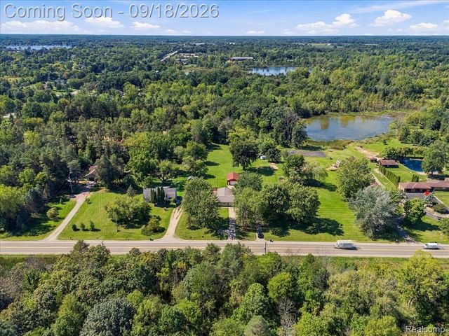 11184 N Fenton Road, Fenton Charter Township, MI 48430