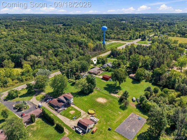11184 N Fenton Road, Fenton Charter Township, MI 48430