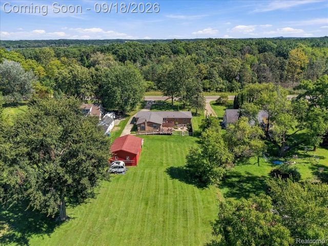 11184 N Fenton Road, Fenton Charter Township, MI 48430