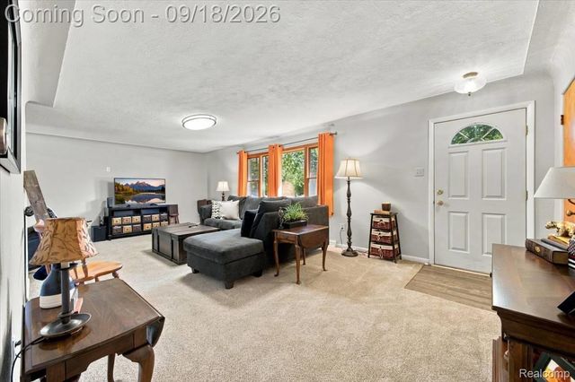 11184 N Fenton Road, Fenton Charter Township, MI 48430