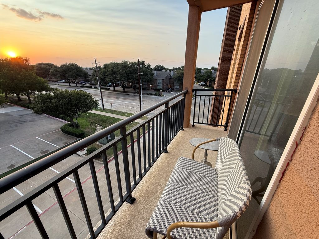 1220 W Trinity Mills Road 3010, Carrollton, TX 75006