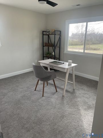 8406 Pine Hill Rd, Mechanicsville, VA 23116