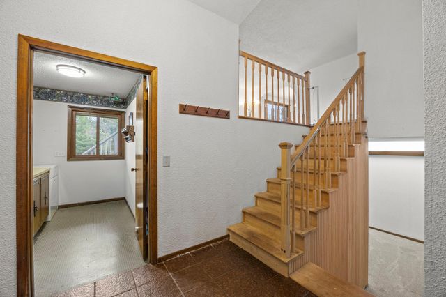 569 327th Avenue NE, Cambridge, MN 55008