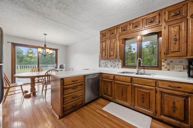 569 327th Avenue NE, Cambridge, MN 55008