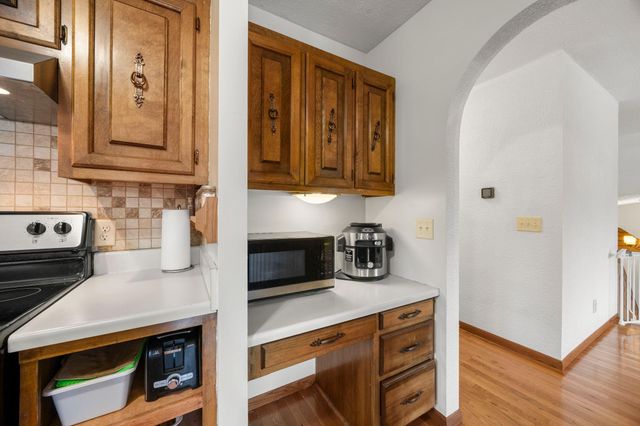 569 327th Avenue NE, Cambridge, MN 55008