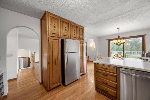 569 327th Avenue NE, Cambridge, MN 55008