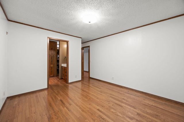 569 327th Avenue NE, Cambridge, MN 55008