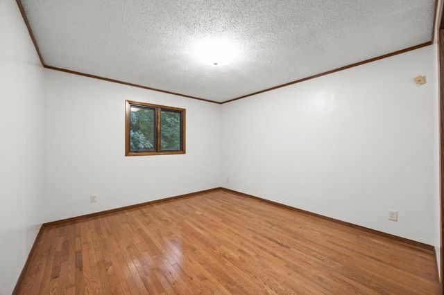 569 327th Avenue NE, Cambridge, MN 55008