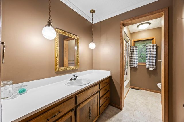 569 327th Avenue NE, Cambridge, MN 55008