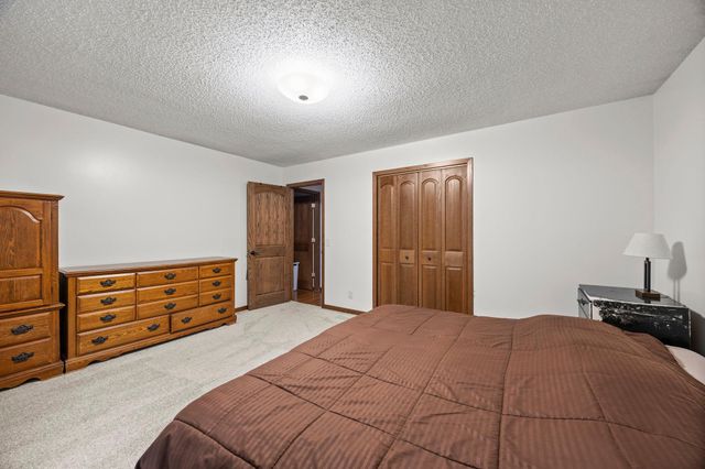569 327th Avenue NE, Cambridge, MN 55008