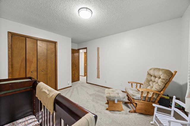 569 327th Avenue NE, Cambridge, MN 55008
