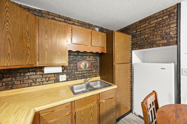 569 327th Avenue NE, Cambridge, MN 55008