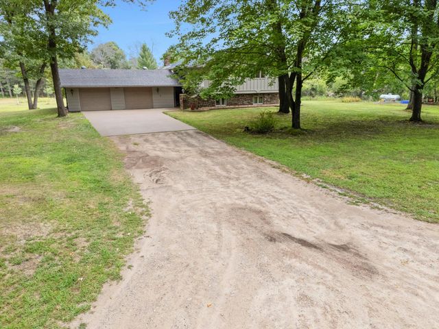 569 327th Avenue NE, Cambridge, MN 55008
