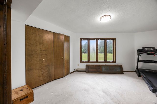 569 327th Avenue NE, Cambridge, MN 55008