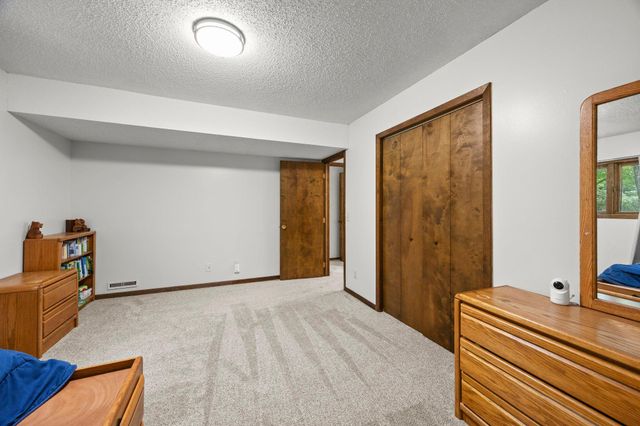 569 327th Avenue NE, Cambridge, MN 55008