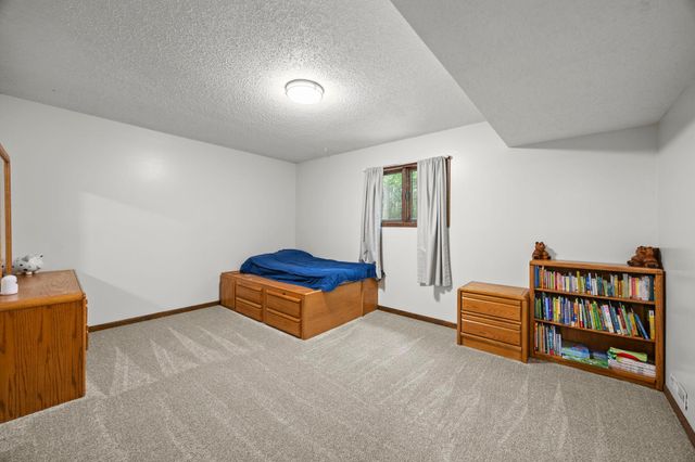 569 327th Avenue NE, Cambridge, MN 55008